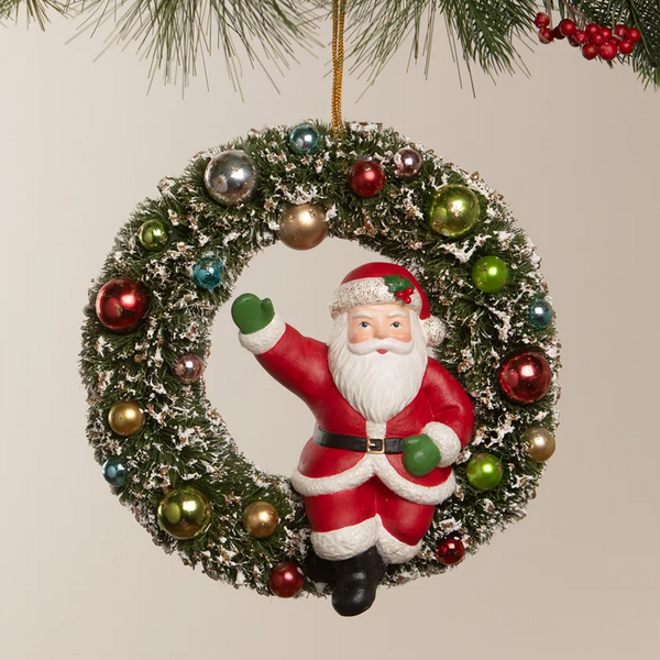 Kitschmas Santa in Wreath